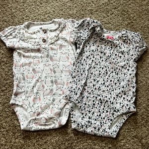 2 short sleeve onesies